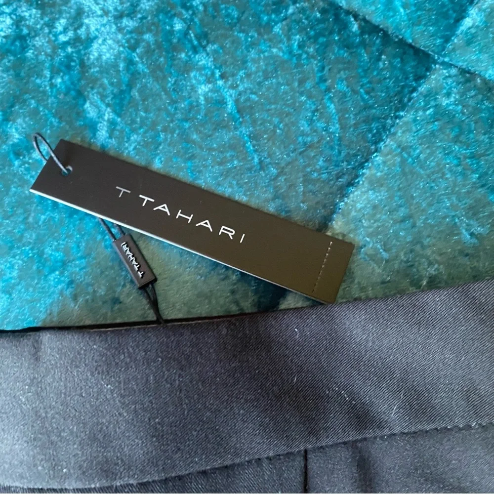 Tahari slacks NWT